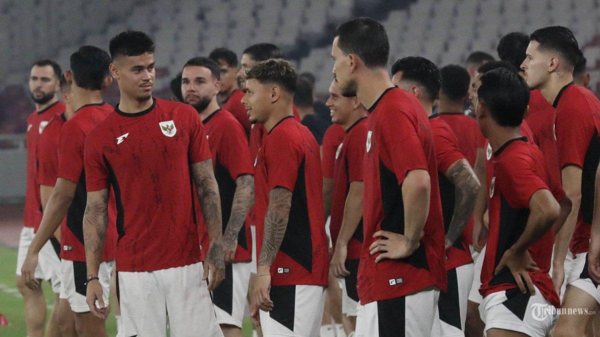 LATIHAN-TIMNAS-Sejumlah-pesepak-bola-Timnas-Indonesia-mengikuti-sesi-lati.jpg