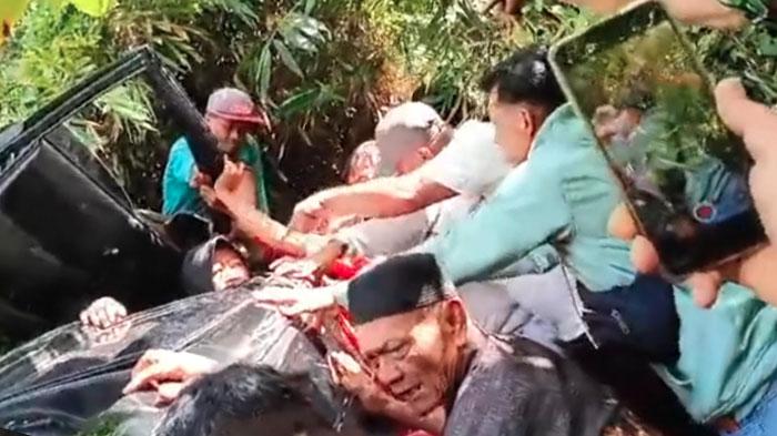 Mobil Rombongan Wisatawan Terjun ke Jurang di Jalur Prigi–Gemaharjo Trenggalek