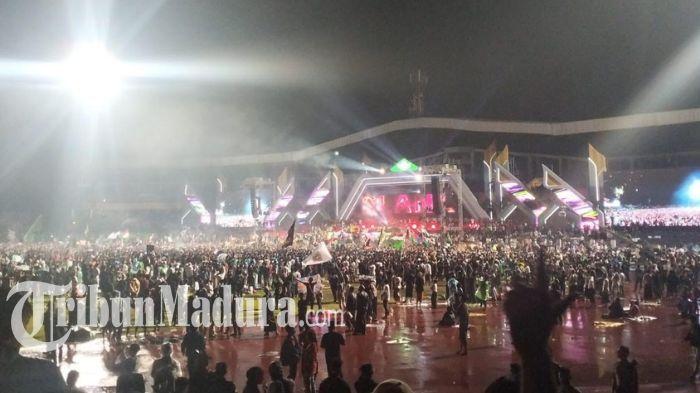 Musisi-Maher-Zain-dan-Rhoma-Irama-batal-manggung-di-Harlah-1-Abad-NU-Slank-hadir.jpg
