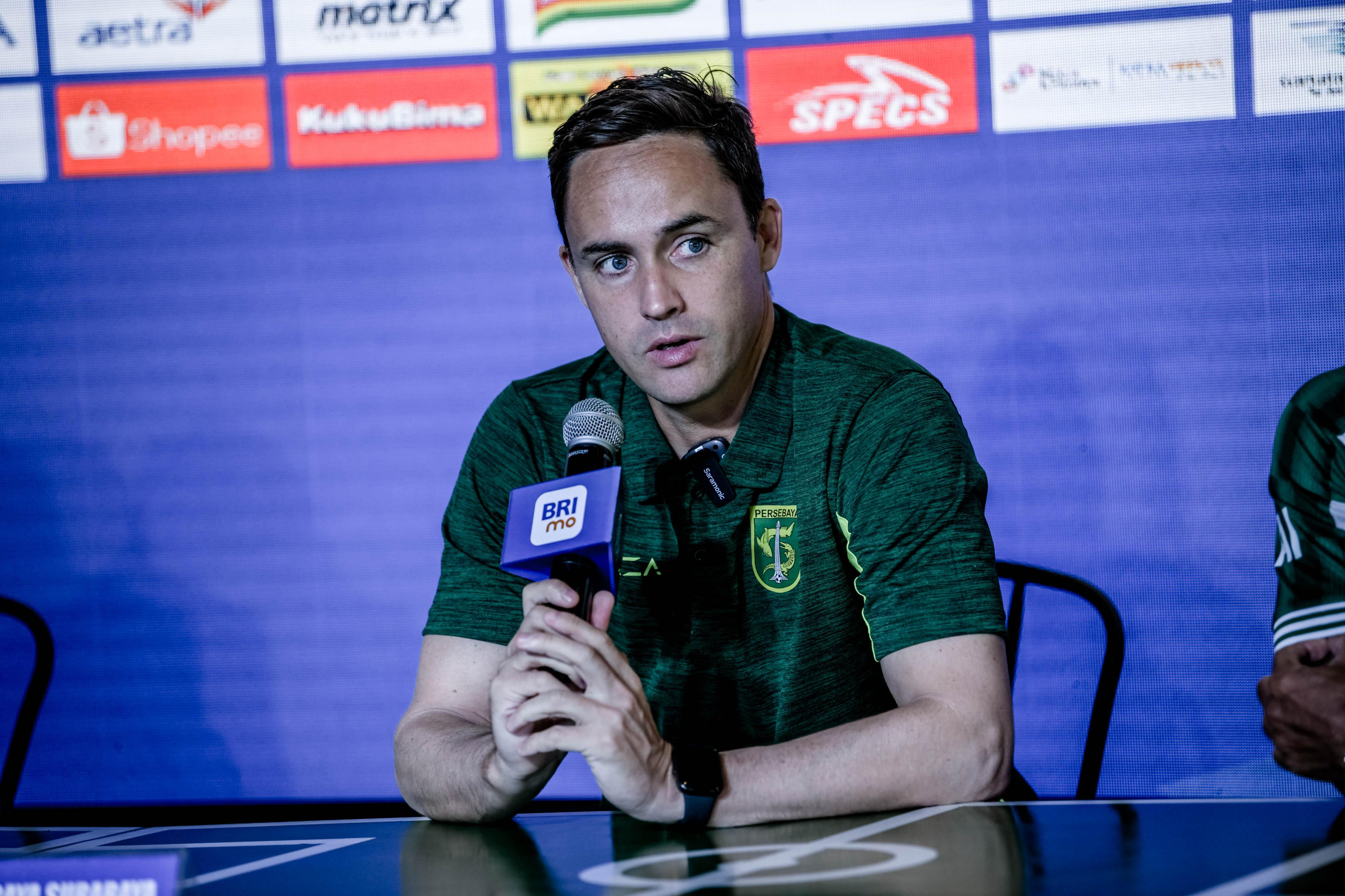 Pelatih-Persebaya-Paul-Munster-saat-jumpa-pers-Jumat-1392024.jpg