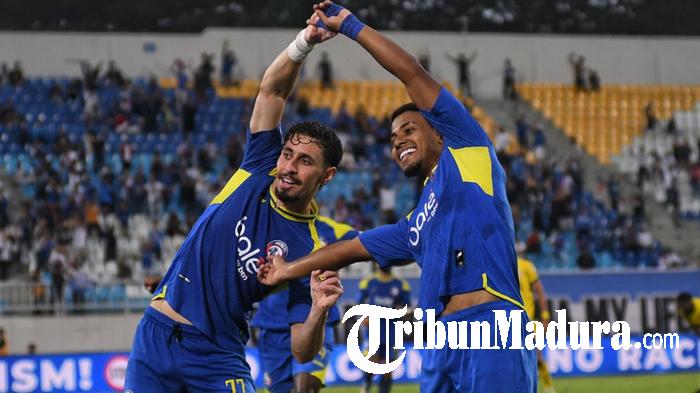 Pemain-Arema-FC-Gustavo-Franca-dan-Gabriel-Silva-saat-Arema-FC-vs-Semen-Padang-FC.jpg