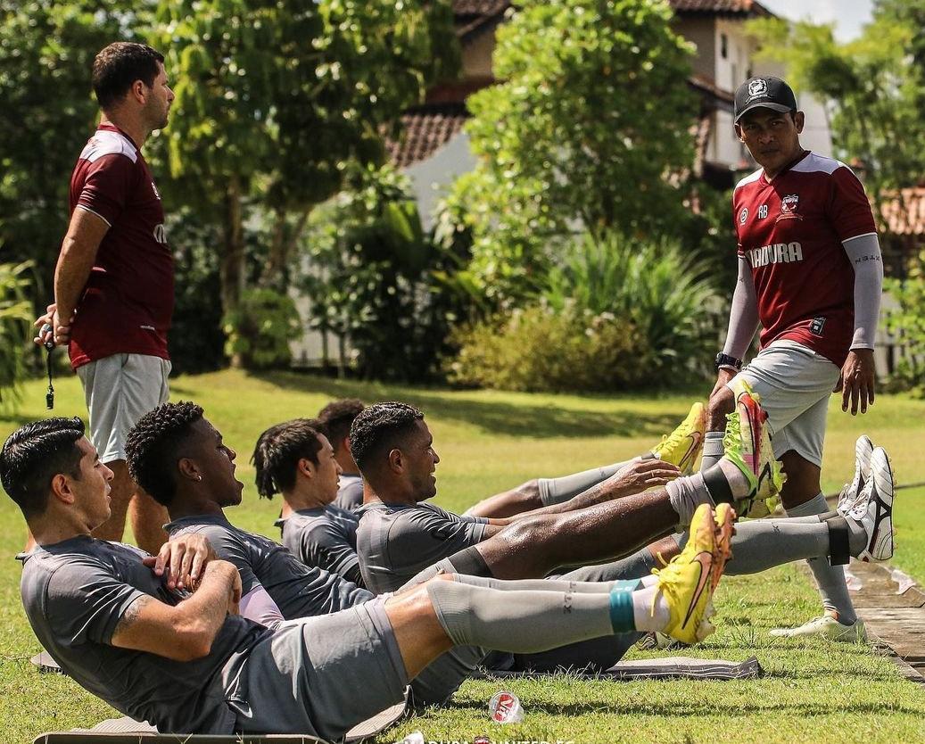 Pemain-Madura-United-berlatih-jelang-hadapi-Arema-FChfy.jpg