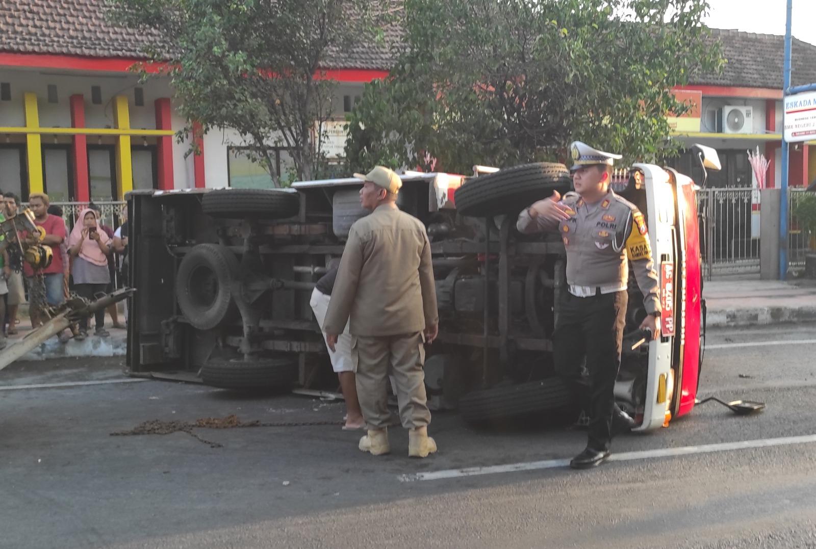 Kronologi Lengkap Mobil Damkar Pemkot Blitar yang Terguling saat Hendak ke Lokasi Kebakaran