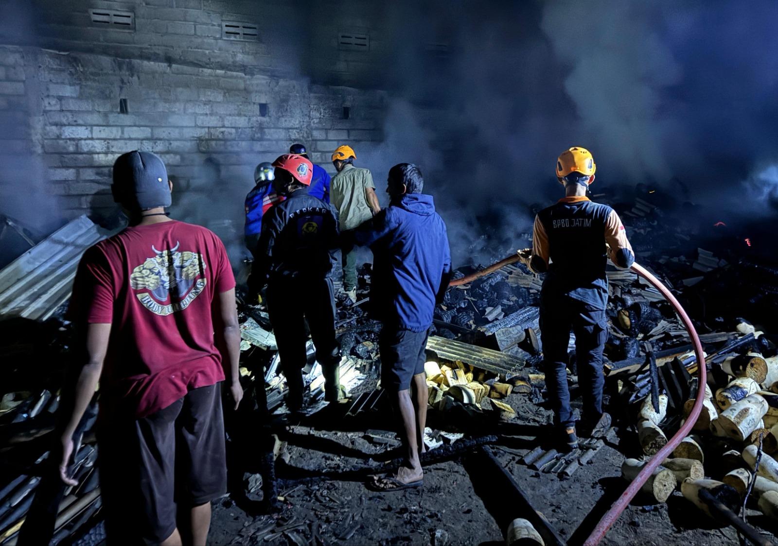 Gudang Kerajinan Kendang di Kota Blitar Terbakar saat Malam Hari, Kerugian Capai Rp 75 Juta