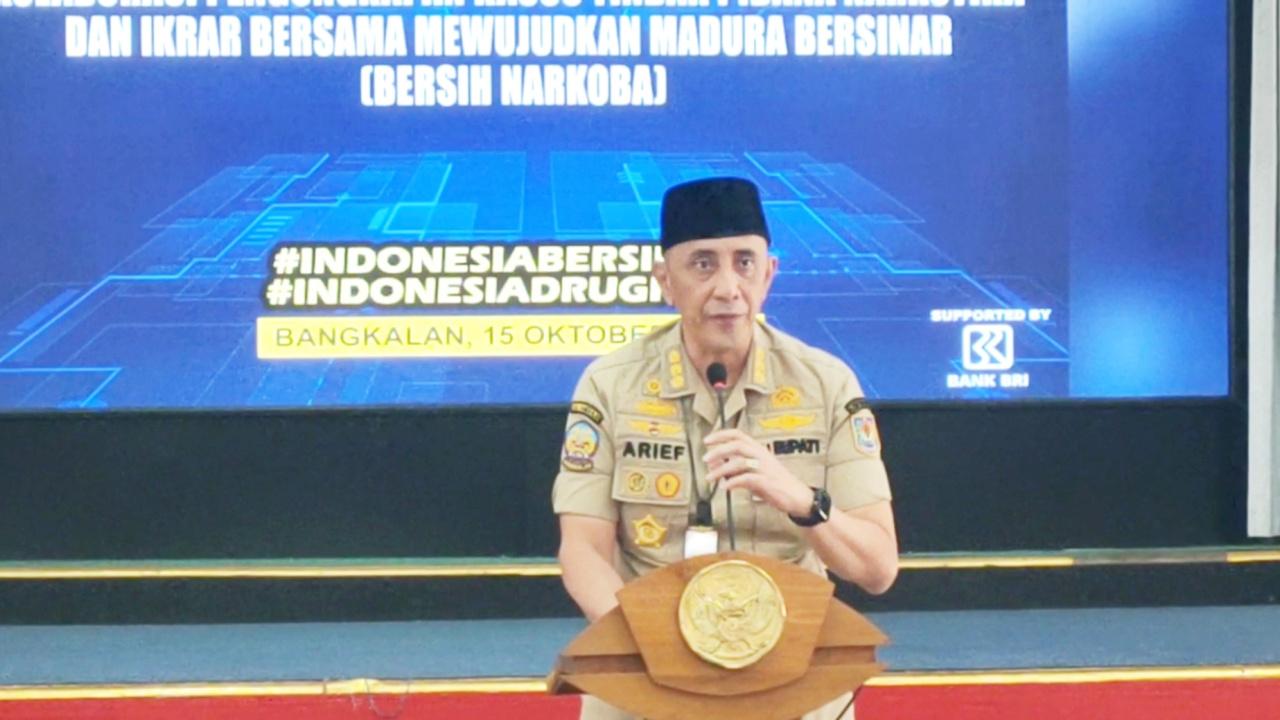 Pj-Bupati-Bangkalan-Arief-M-Edie-ketika-memberikan-sambutan.jpg