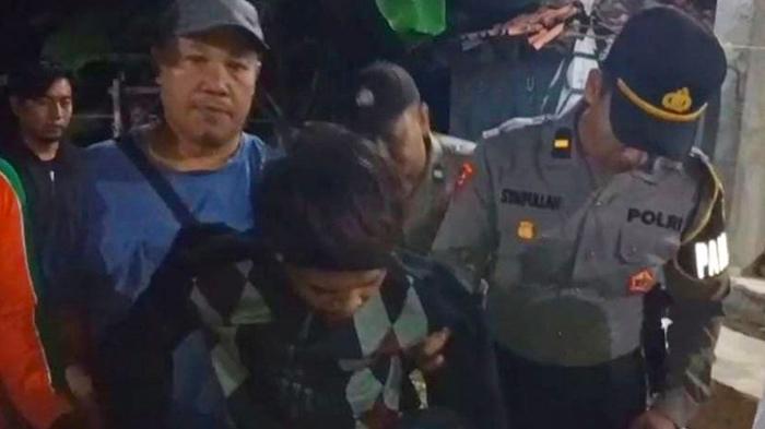 Polisi-amankan-pemuda-yang-kepergok-berduaan-dengan-wanita-bersuami-di-sampang.jpg