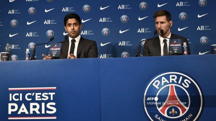 Presiden-Paris-Saint-Germain-Nasser-Al-Khelaifi-kiri-dan-Lionel-Messi-menghadiri-konferensi-pers.jpg