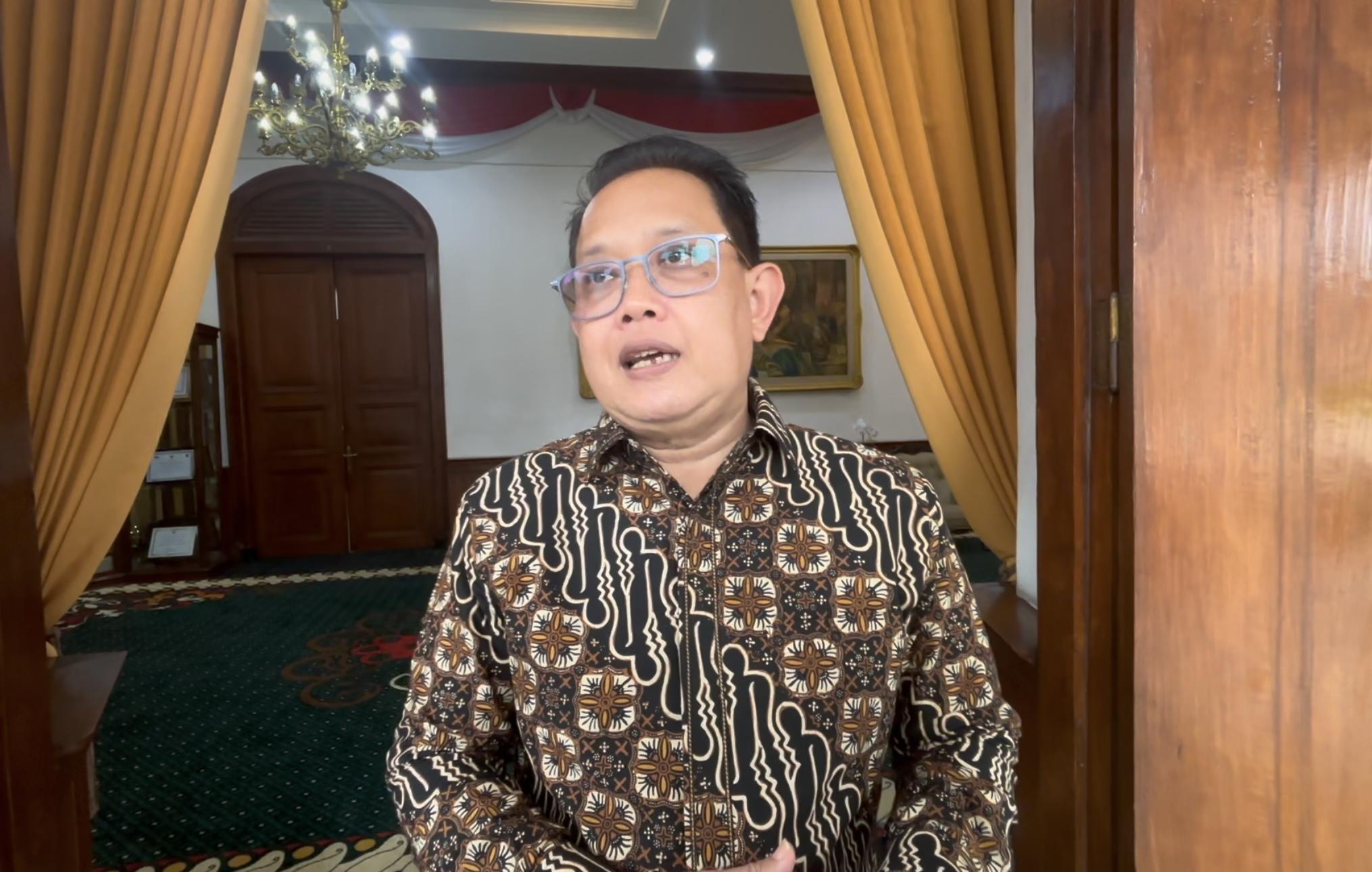 RELAWAN-MUNDUR-Pj-Gubernur-Jawa-Timur-Adhy-Karyono-memberikan-penjelasan.jpg