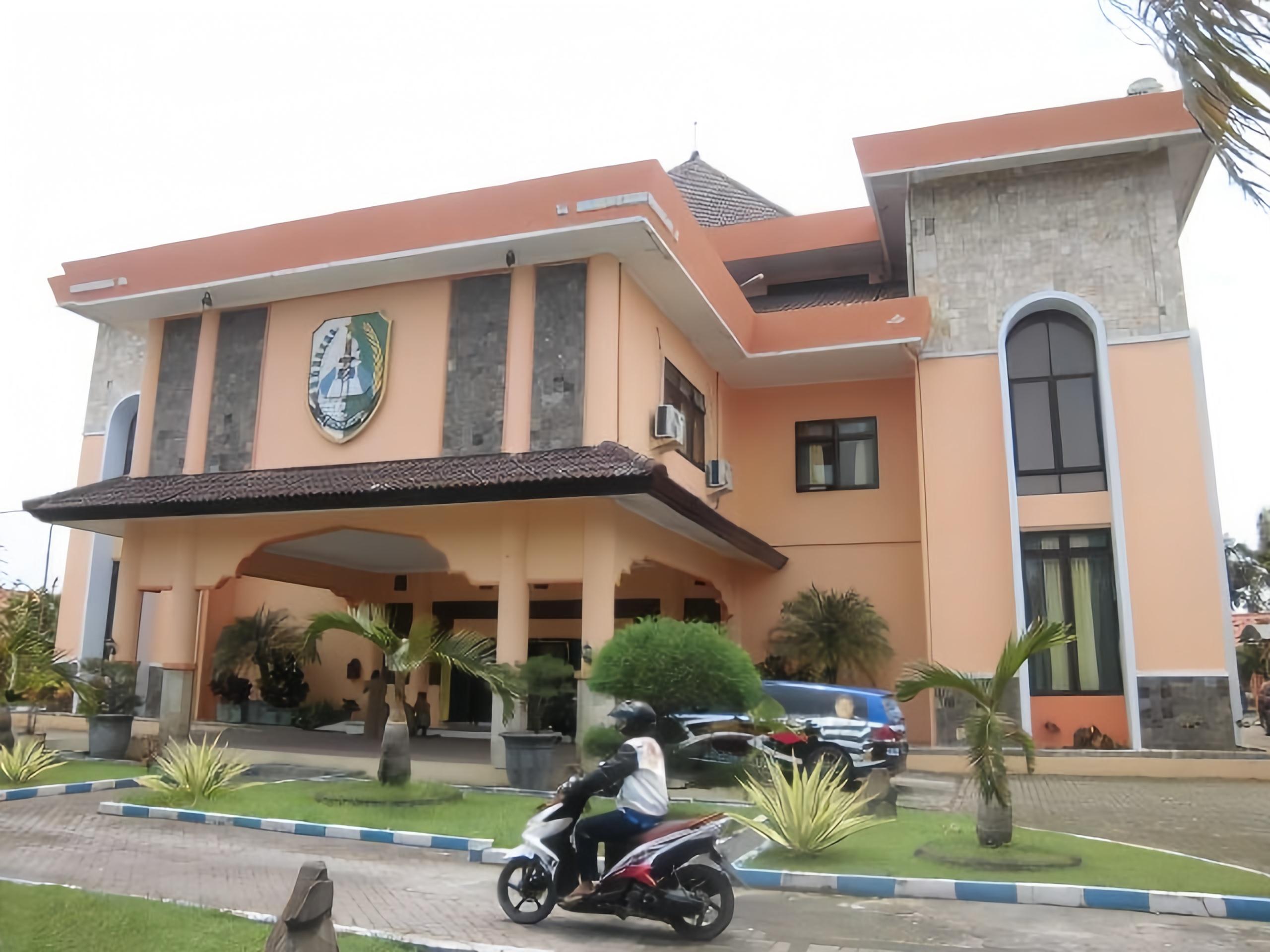 SERAPAN-ANGGARAN-Gedung-DPRD-Kabupaten-Sampang-Madura-Legislatif.jpg