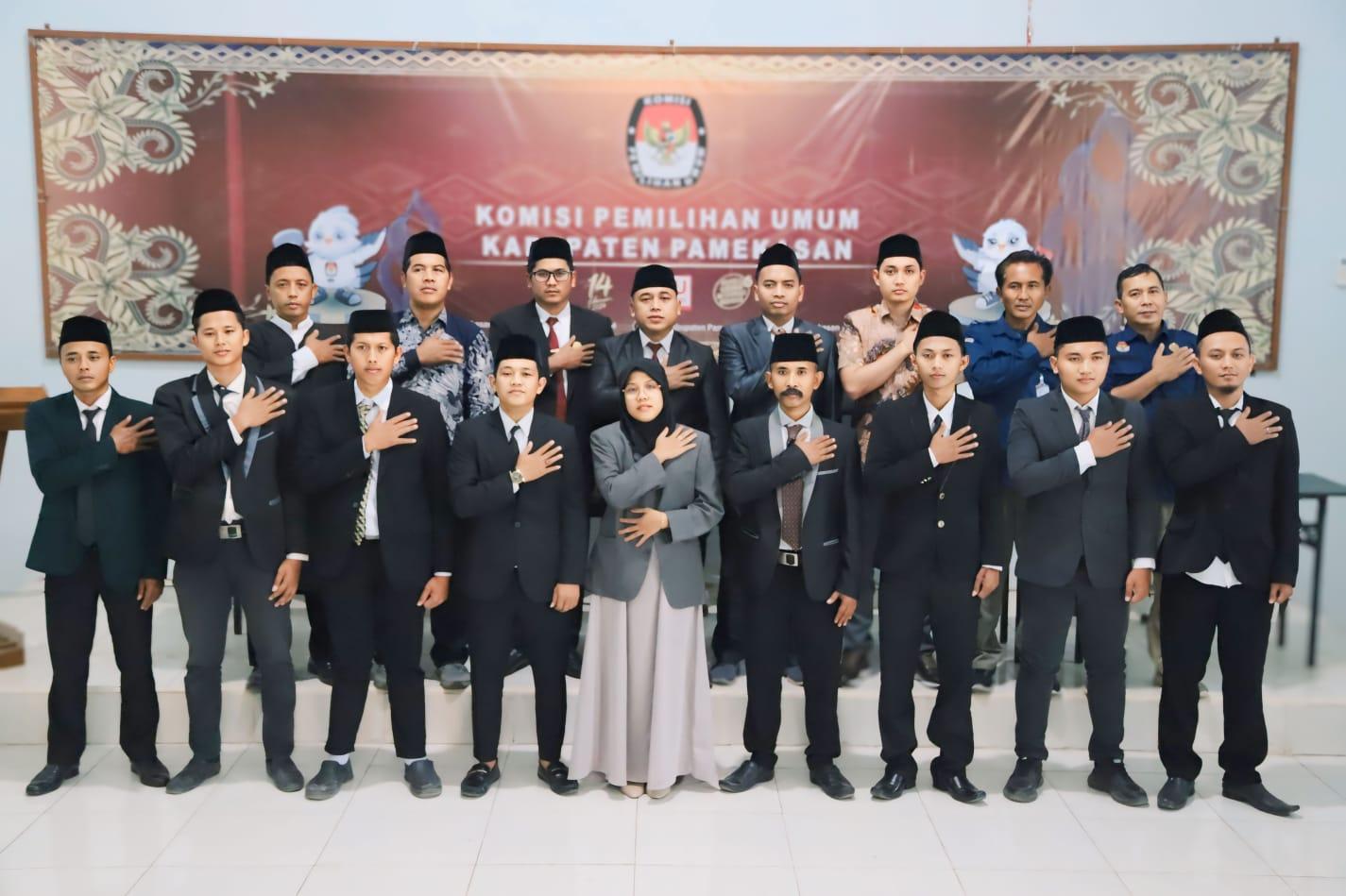 Sembilan Anggota PPK di Pamekasan Dilantik, Jika Melanggar Siap Dipecat