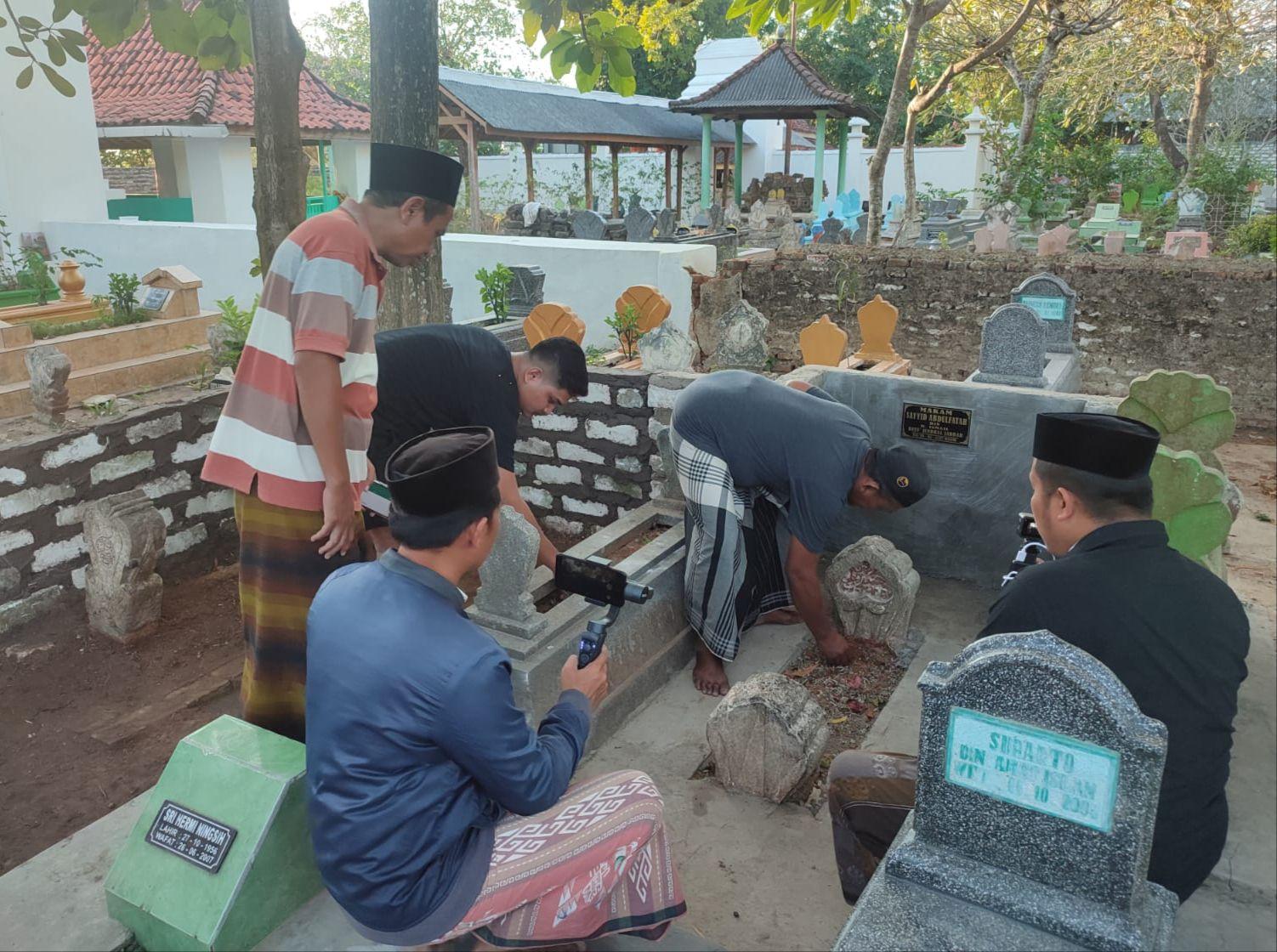 Juru Kunci Makam Raja Ronggosukowati Temukan Dua Makam Kuno, Bermula Mimpi 3 Orang Berjubah Putih