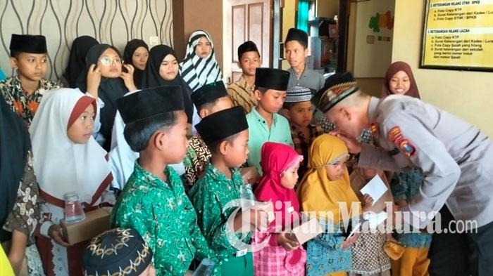 Kapolsek Larangan Pamekasan Santuni 40 Anak Yatim, Wujud Syukur dan Kepedulian Polri ke Masyarakat