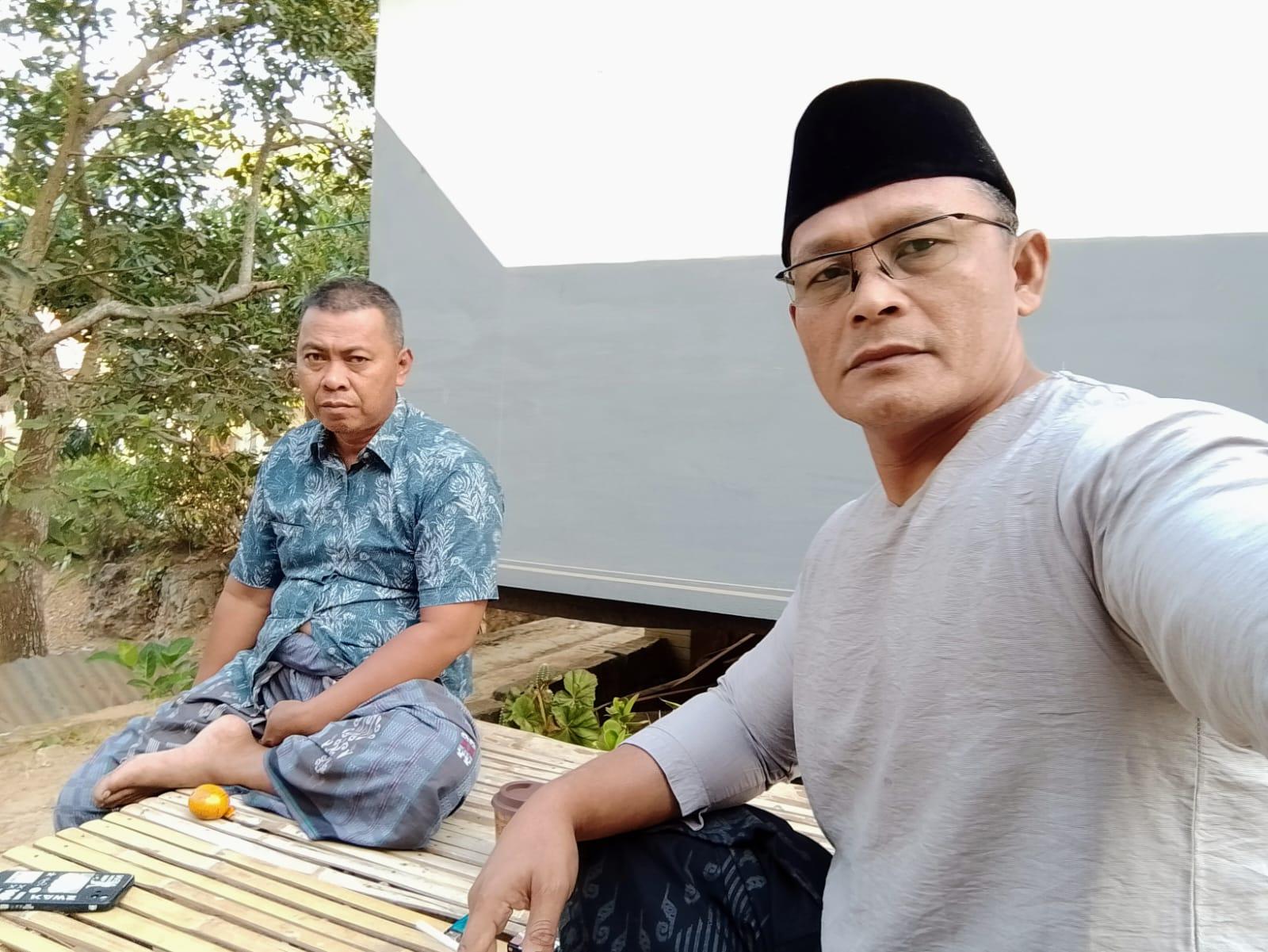 Suasana-saat-Waka-Polsek-Pegantenan-Iptu-H-Heri-Siswanto-mendatangi-keluarg.jpg