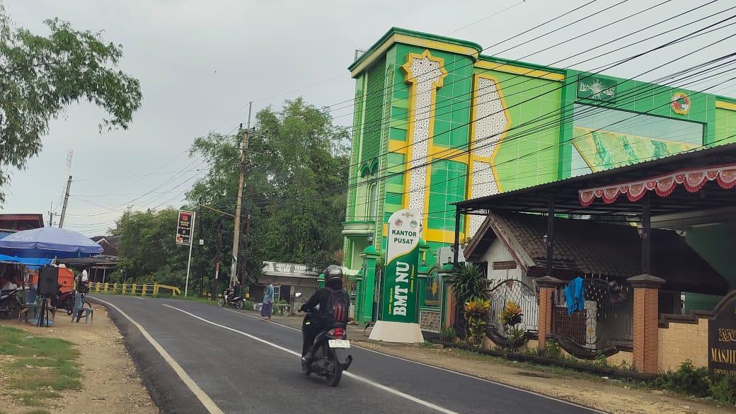 Tampak-kantor-pusat-BMT-NU-Jawa-Timur-tepatnya-di-Jl-Raya-Gapuran-Sumenep.jpg