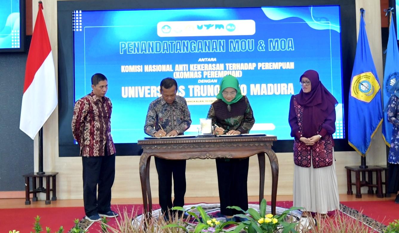 UTM-KAMPUS-NYAMAN-Rektor-UTM-Prod-Dr-Safi-SH-MH-bersama-Ketua.jpg