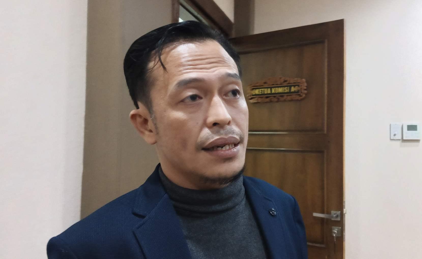 WAWANCARA-Ketua-Komisi-A-DPRD-Jatim-Dedi-Irwansa-saat-ditemui-disela-rapat.jpg