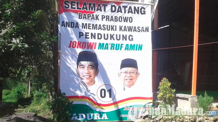 Sambut Prabowo Datang ke Pamekasan, Pendukung Jokowi Pasang Baliho 'Sindiran' di Sepanjang Jalan
