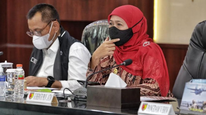 gubernur-jawa-timur-khofifah-indar-parawansa-bersama-plh-sekdaprov-jatim-heru-tjahjono.jpg