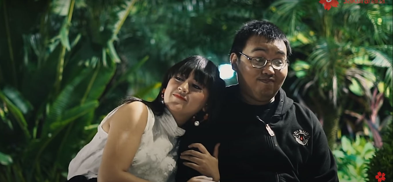 happy-asmara-biar-gendut-tetap-kucinta-official-music-video.jpg