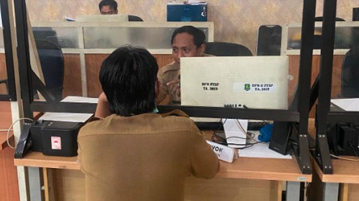 ilustrasi-DPMPTSP-SUMENEP-Pengurusan-izin-PIRT-di-loket-pelayanan-MPP.jpg