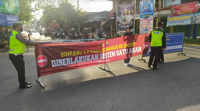 Begini Rekayasa Lalu Lintas di dalam Kota Lamongan Selama PPKM Darurat, Pengguna Jalan Perlu Tahu!