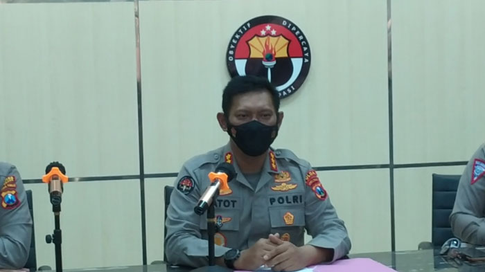 Viral, Aksi Pria Tendang Sesajen di Lokasi Terdampak Erupsi, Polda Jatim Bentuk Tim Khusus