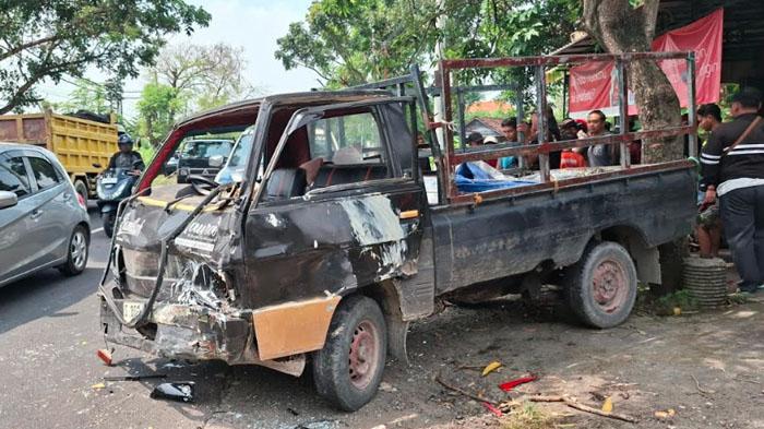 kecelakaan-di-Lamongan-mobil-pikap-tabrak-dua-sepeda-motor-di-Jalur-Nasional-Lamongan-Mojokerto.jpg