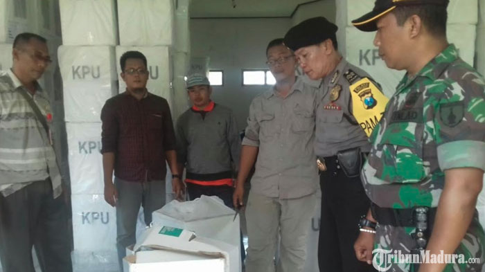 Sehari Jelang Pemilu 2019, Pendistribusian Logistik ke 91 TPS di Pulau Kangean Dipastikan Tuntas