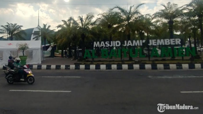 masjid-jami-al-baitul-amien-kabupaten-jember.jpg