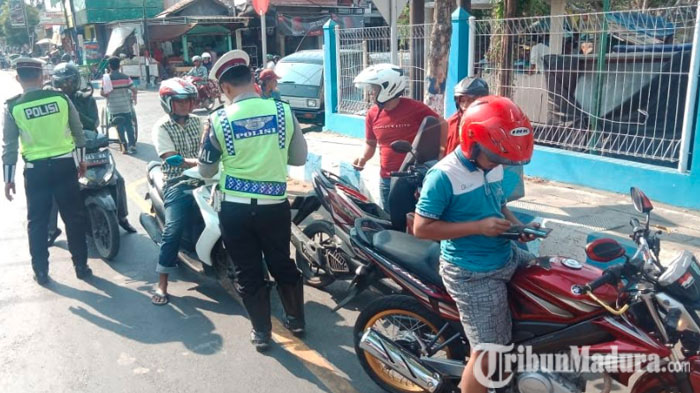 operasi-zebra-semeru-2019-di-jalan-kh-wahid-hasyim.jpg