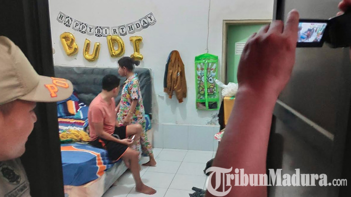 pasangan-bukan-suami-istri-di-tuban-sembunyi-di-lemari-saat-petugas-razia-kamar-tempat-kos.jpg