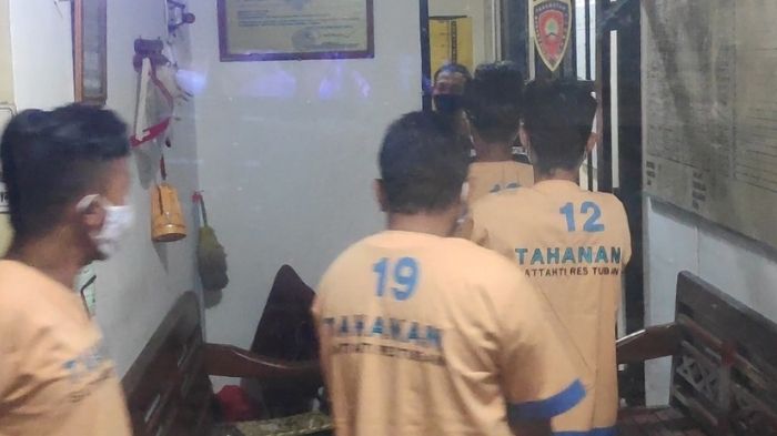 pelaku-pencurian-motor-di-tuban-yang-diamankan-di-polres-tuban.jpg