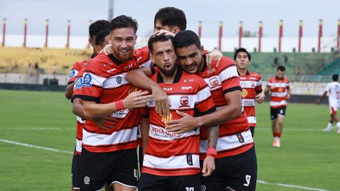 pemain-madura-united-pada-Madura-United-vs-Bali-United-di-bangkalan.jpg