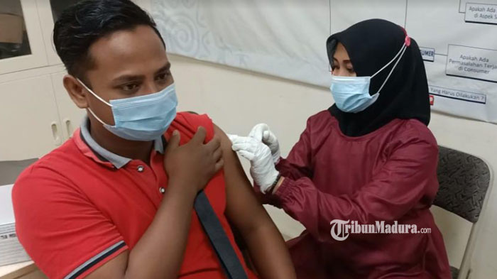 polres-pamekasan-menggelar-vaksinasi-covid-19-ke-para-pekerja.jpg
