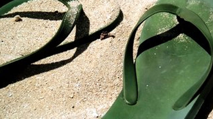 Arti Mimpi Berkaitan dengan Sandal, Kerap Diartikan Pertanda Buruk, Tapi ada Juga Hal yang Baik