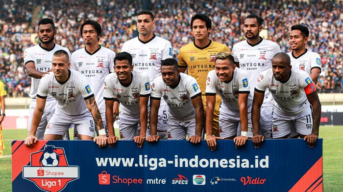 starting-line-up-madura-united.jpg