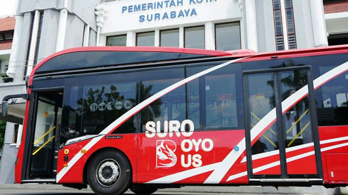 suroboyo-bus-saat-di-depan-pemkot-surabaya.jpg