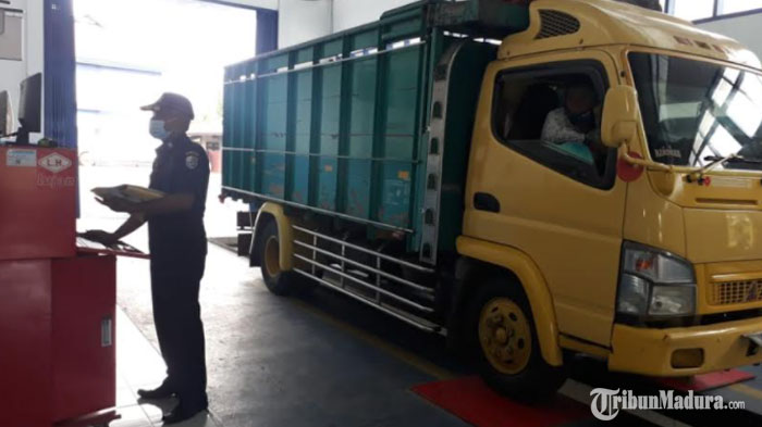 UPT Pengujian Kendaraan Bermotor Dishub Sampang Optimistis Capai Target PAD Tahun ini, Ini Hasilnya