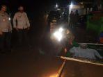 9-papan-baliho-bergambar-pemimpin-fpi-habib-rizieq-shihab-diturunkan-secara-paksa.jpg