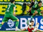 Toni Firmansyah Koleksi 3 Kartu Kuning dari 4 Laga, Pelatih Persebaya: Lanjutkan