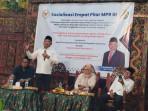 Anggota-DPR-RI-H-Syafiuddin-dan-Dosen-UTM-Dr-Rina-Yulianti-saat-Sosialisasi-Empat-Pilar.jpg
