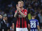 Bek-sepuh-AC-Milan-Simon-Kjaer.jpg