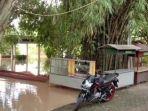 Bengawan-Solo-meluap-menggenangi-sejumlah-jalan-poros-di-Bojonegoro.jpg