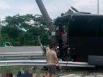 Bus-mengangkut-rombongan-pelajar-dan-guru-SMAN-1-Porong-ringsek-menabrak-tiang.jpg