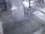 CCTV-dua-pelaku-curanmor-Desa-Taddan-KecamatanKabupaten-Sampang-Madura.jpg