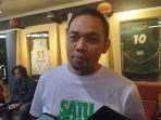 Candra-Wahyudi-Direktur-Operasional-Persebaya-di-kantor-marketing-Persebaya-Sutos.jpg