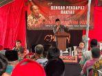 Darul-Hasyim-Fath-Ketua-Komisi-I-DPRD-Sumenep-saat-dengar-pendapat.jpg