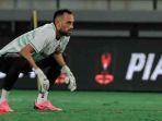 Dida-kiper-Madura-United-saat-bertanding-di-Piala-Presiden-2024.jpg