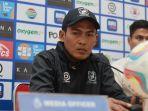 Foto-Asisten-Pelatih-Madura-United-Rakhmad-Basuki.jpg
