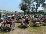 Fraksi-Partai-Demokrat-DPR-RI-melalui-HZ-Centre-menyalurkan-1000-paket-sembako.jpg